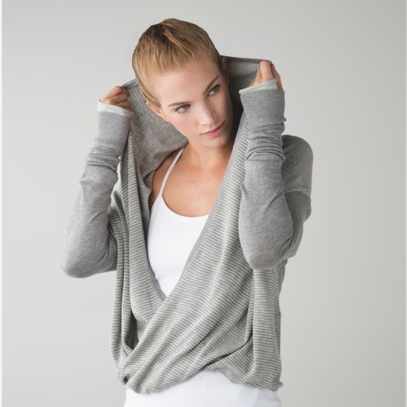 🏷️ SOLD • 𝅺LULULEMON • Iconic Wrap Sweater in Heathered Medium Grey • 6 - Picture 15 of 16